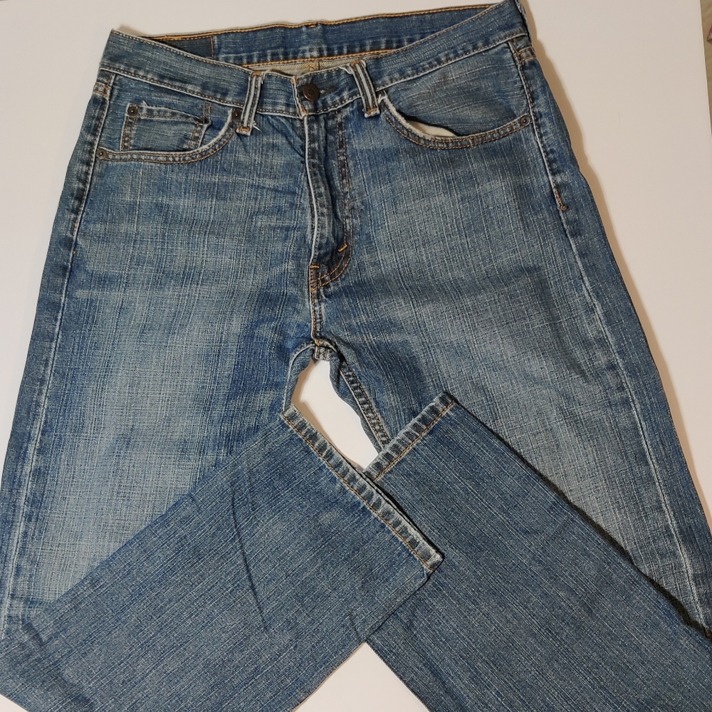 Men's Straight Leg Levi's 505 jeans 32/30, Slightly Distressed